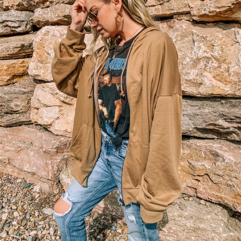 ❌SOLD❌ 🆕✨ Oversized Drawstring Zip Up Hoodie - Picture 2 of 4